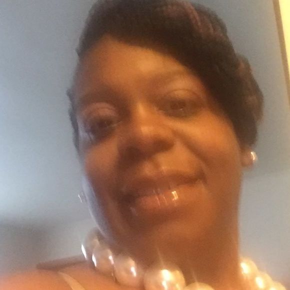 Meet your Posher, Akisha - Picture 1 of 1